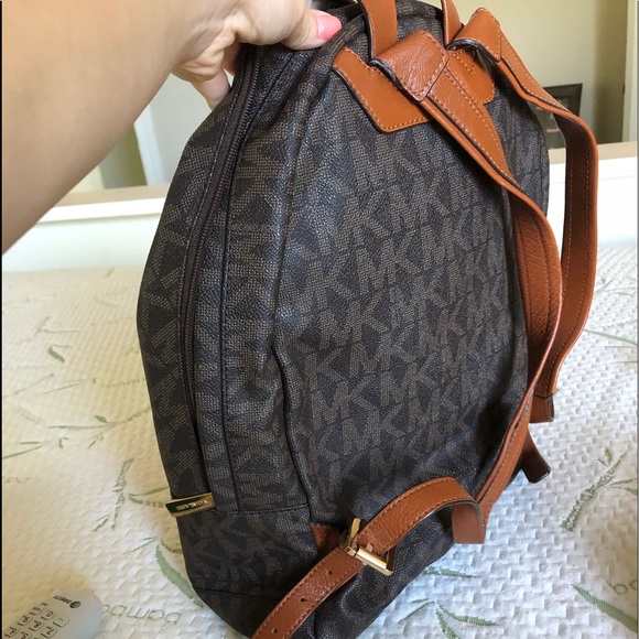 Large Michael kors backpack - Picture 3 of 4